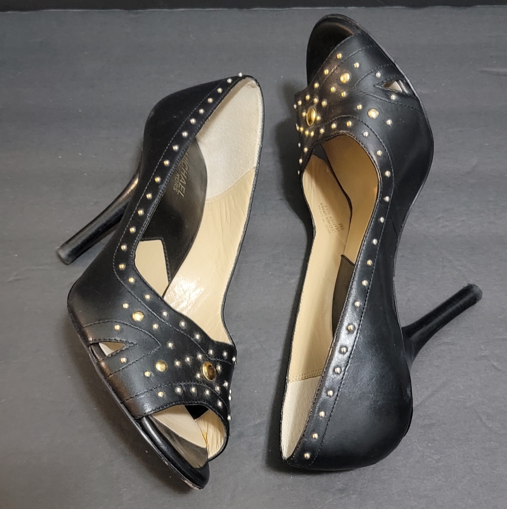 Michael Kors Slip on heels size 9M